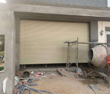 Thay lá cửa cuốn giá rẻ Bùi Văn Ba – Giải pháp tối ưu giúp cửa vận hành bền bỉ