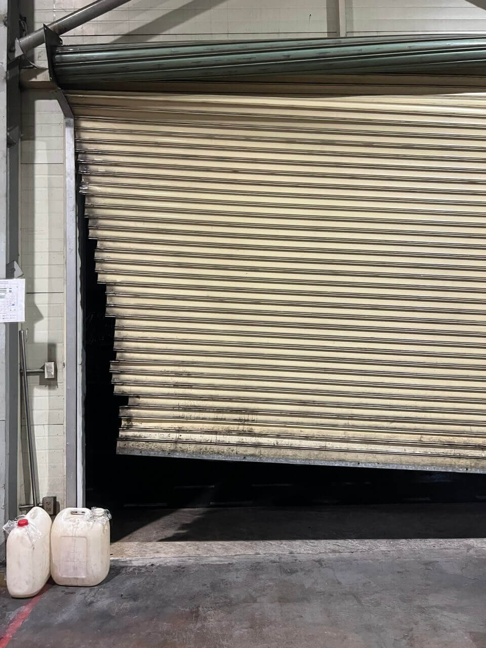 Sửa cửa cuốn Ngô Thị Nhạn giá rẻ 24/24 tại Quận 7