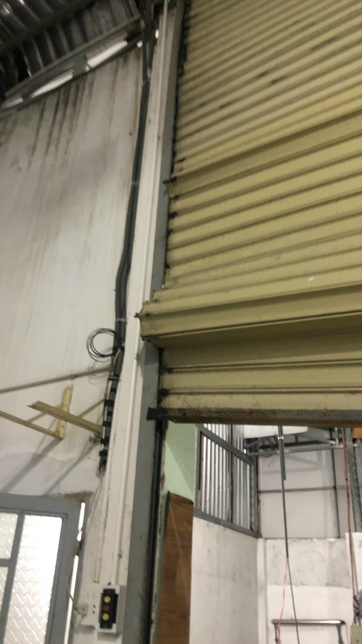 Cứu hộ cửa cuốn tại đường Hoàng Quốc Việt