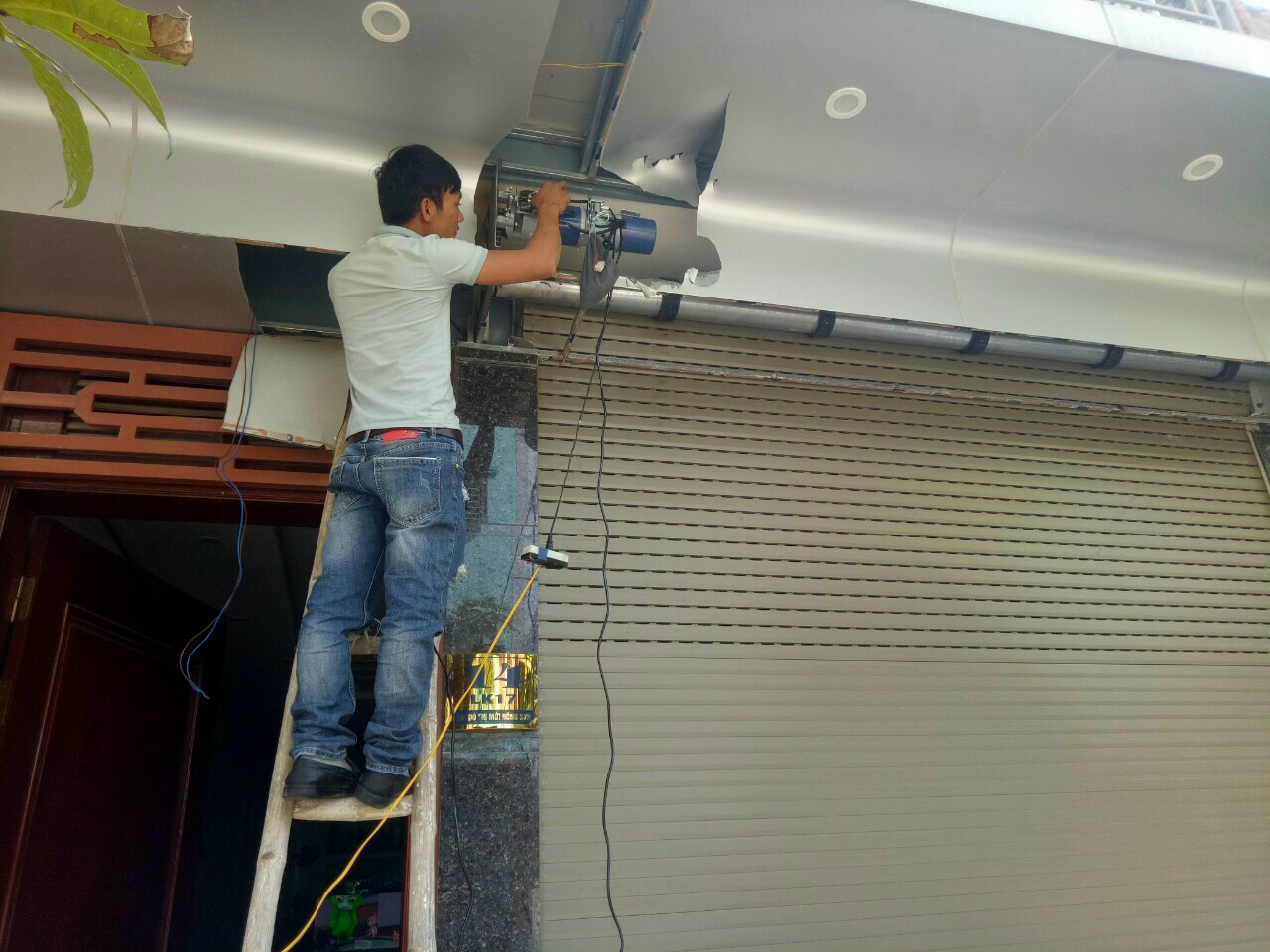 Cứu Hộ Cửa Cuốn Cấp Tốc Nguyễn Văn Linh