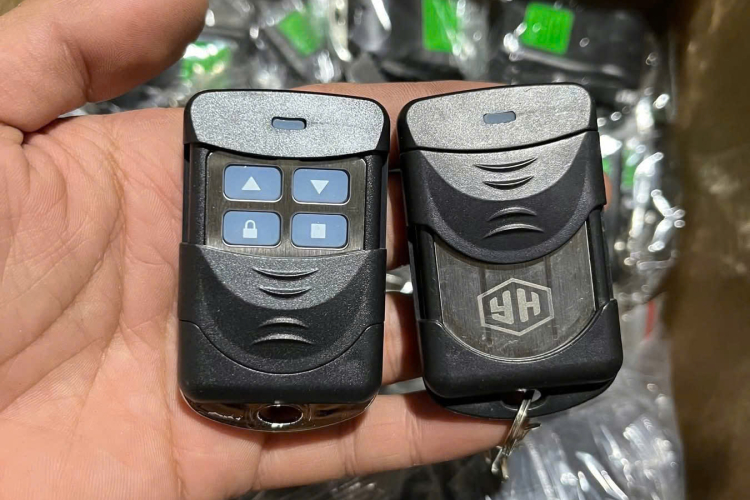 Remote cửa cuốn YH